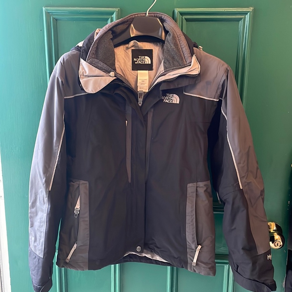 VGUC Women’s North face hyvent jacket with shell and liner sz M